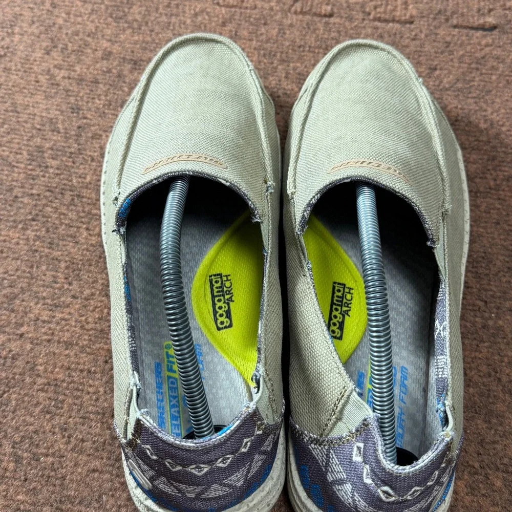 A+ shoes Skechers Relaxed Fit Men 10.5 Tan Goga Mat Arch Slip On Loafers 210103